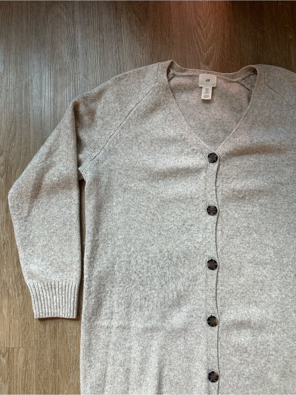 Fine-knit Cardigan Dress - Picture 4 of 7
